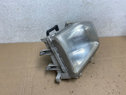 1999-2004 Nissan Pathfinder Right Passenger  Side Headlight Oem J9749 DG2
