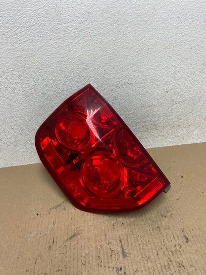 2003 2004 2005 Honda Pilot Left Driver LH Side Tail Light AE7105 LK2