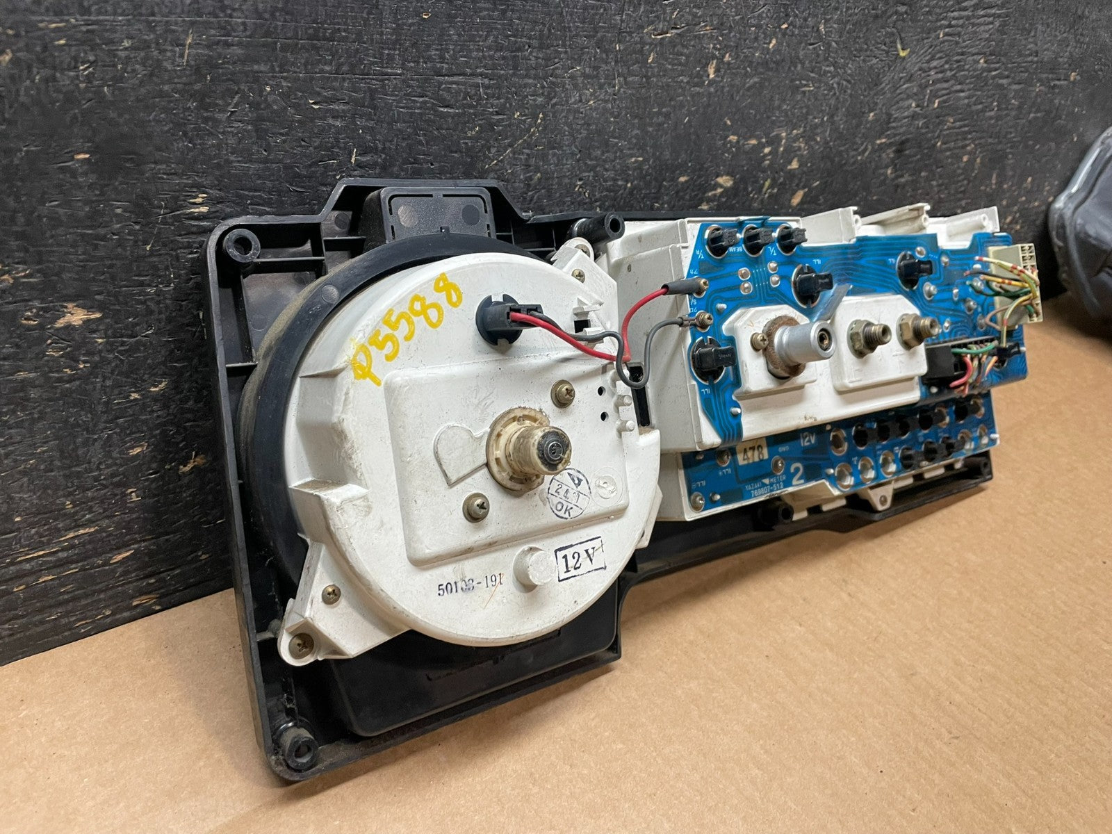 1990 to 1994 Nissan Condor CMF87 Cluster Speedometer AA89956