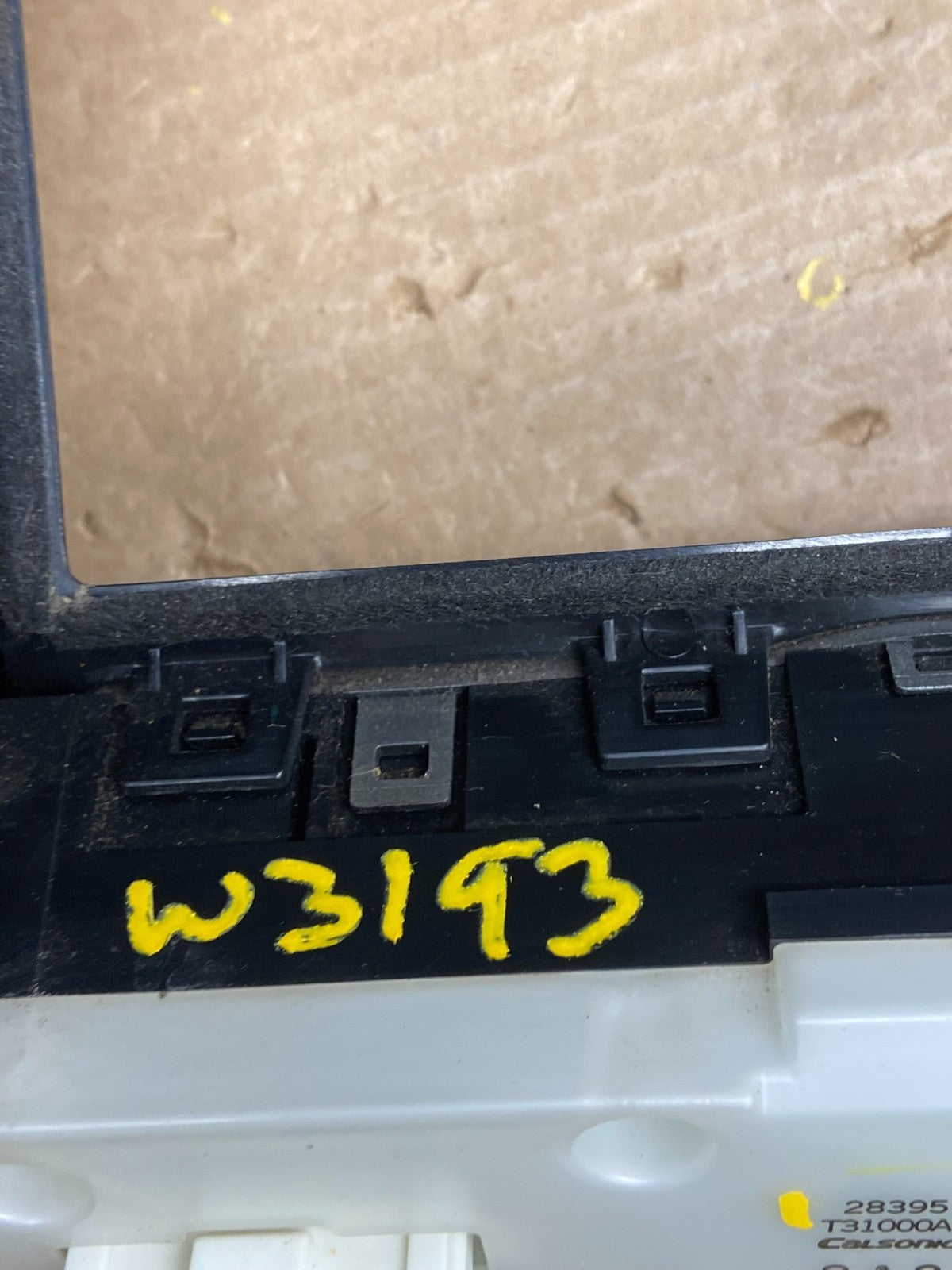 2008 - 2012 Infiniti G35 EX35 Radio Player Screen Panel Bezel W3193 DG6