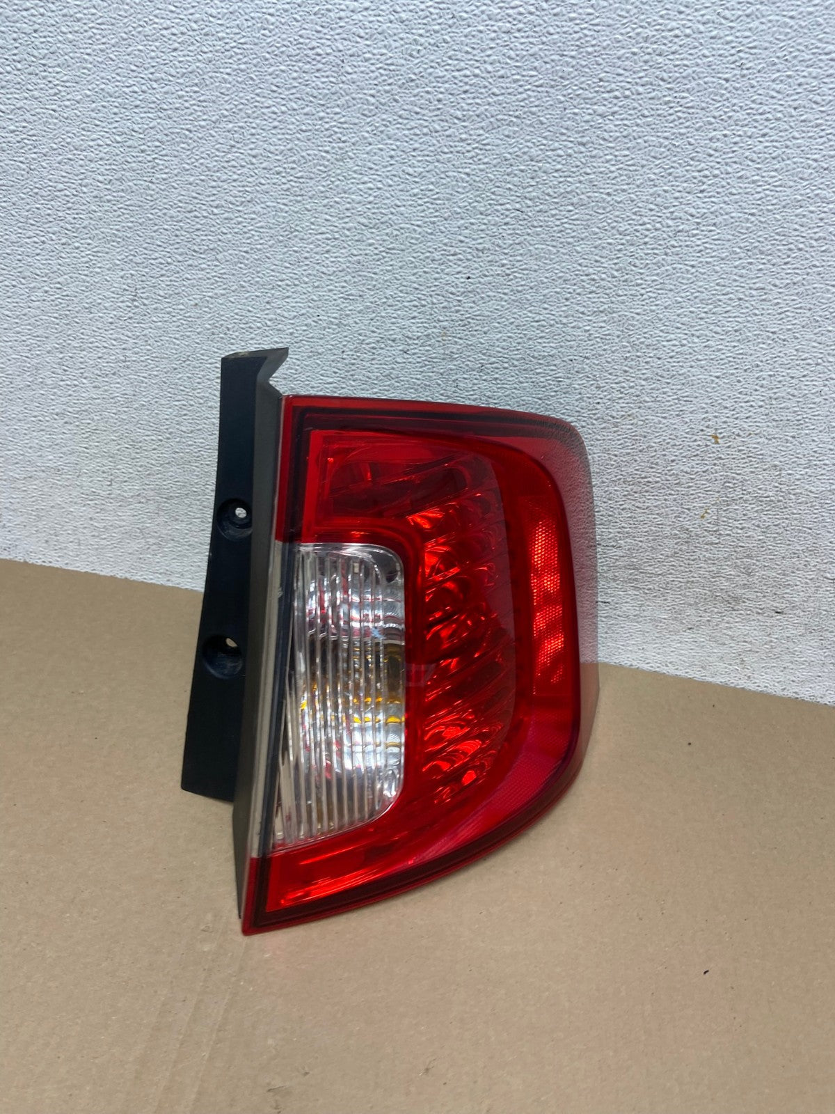 2011 2012 2013 2014 Ford Edge Right Passenger RH Side Tail light AF5763 LK2