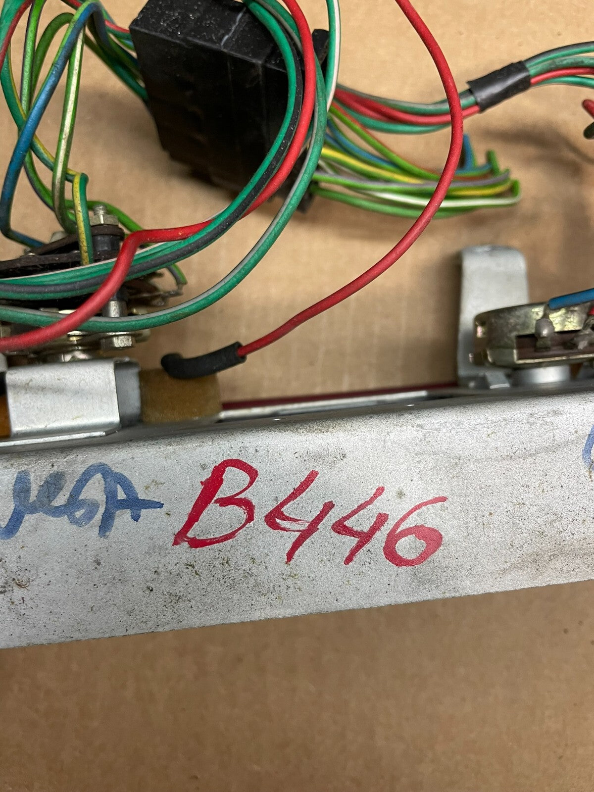 1981 to 1991 Rolls-Royce Silver Spirit Front Window Wiper Switch M3433 R GD6