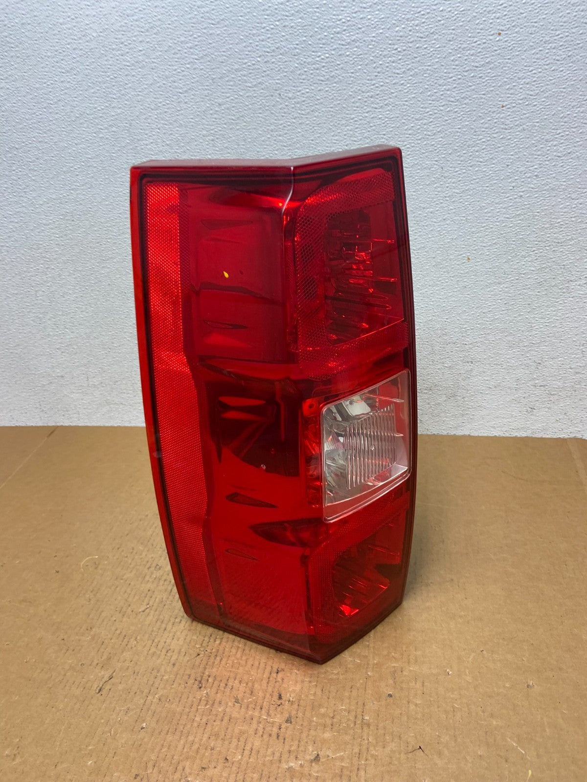 2008 to 2013 Chevrolet Tahoe Hybrid Left Driver LH Tail light Led AD9327 DG2