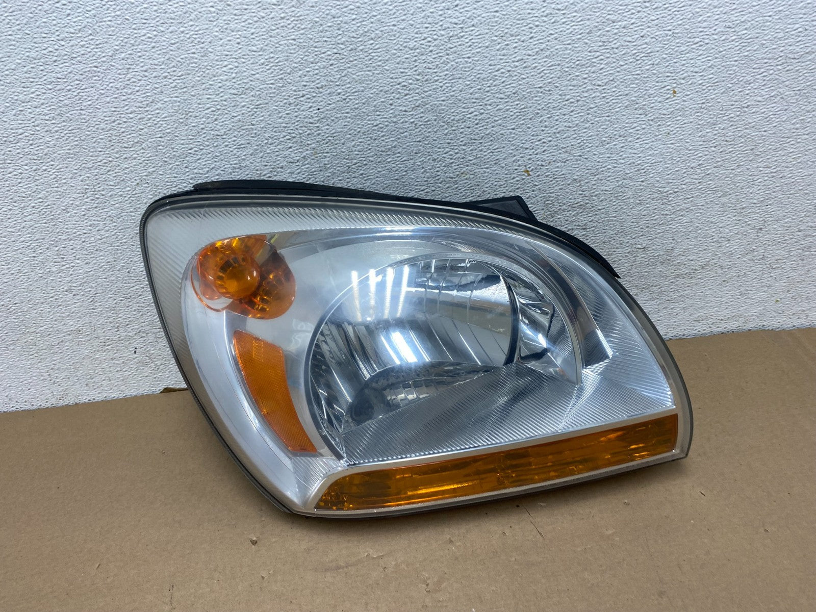 2005 to 2006 Kia Sportage Right Passenger RH Halogen Headlight DEPO AG3328 DW0