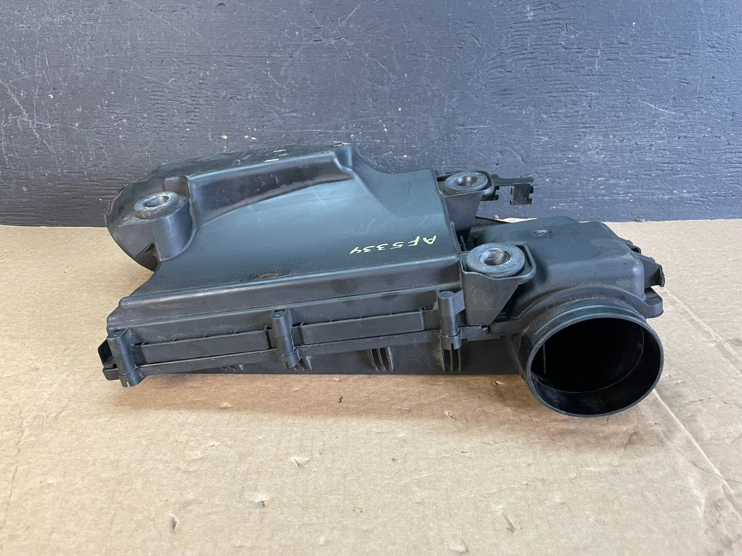 2008-2018 BMW X6 Engine Air Intake Cleaner Filter Box AF5334 DG5