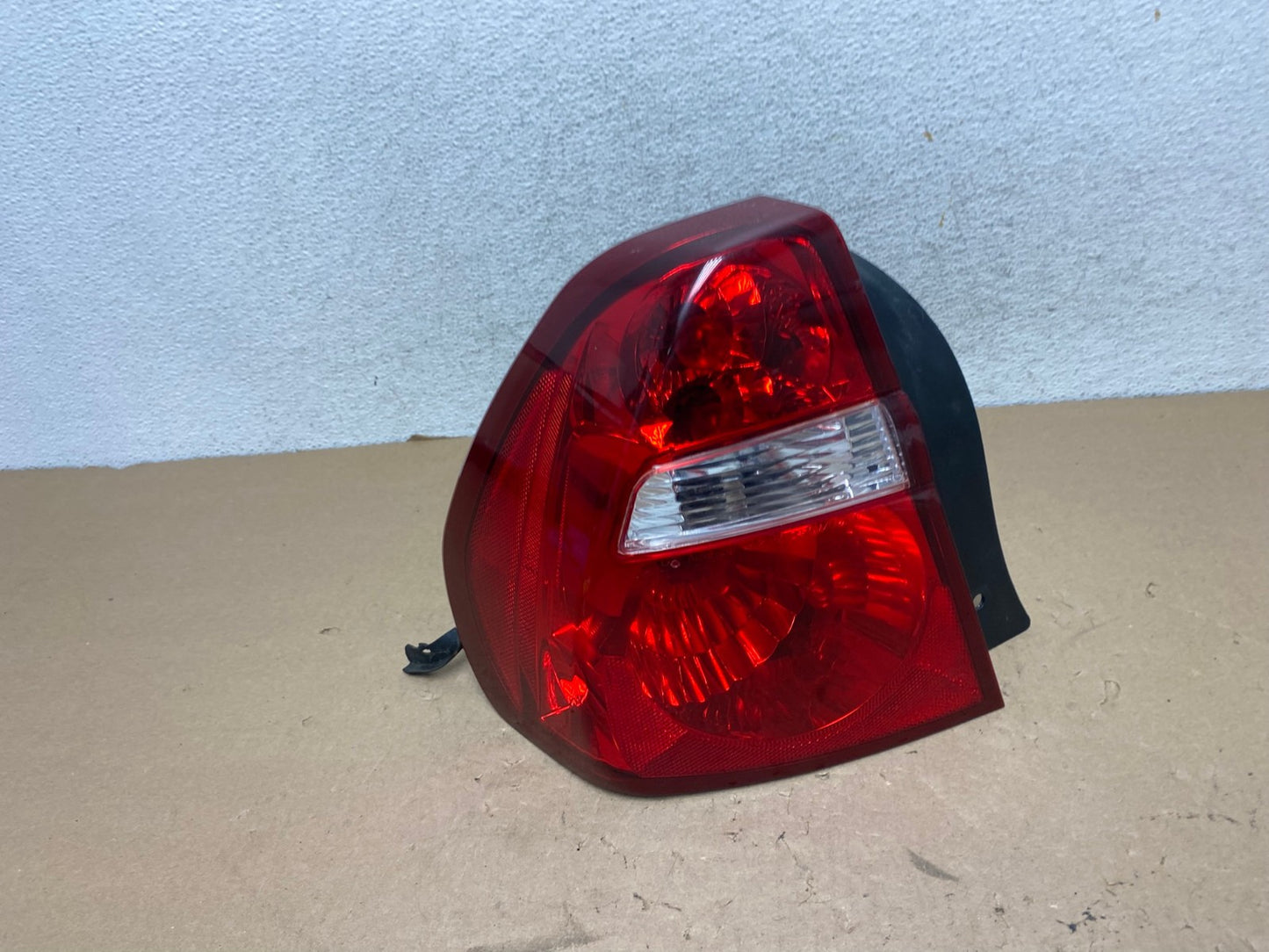 2004 to 2008 Chevrolet Malibu Left Driver Lh Side Tail Light AG4136 LK0