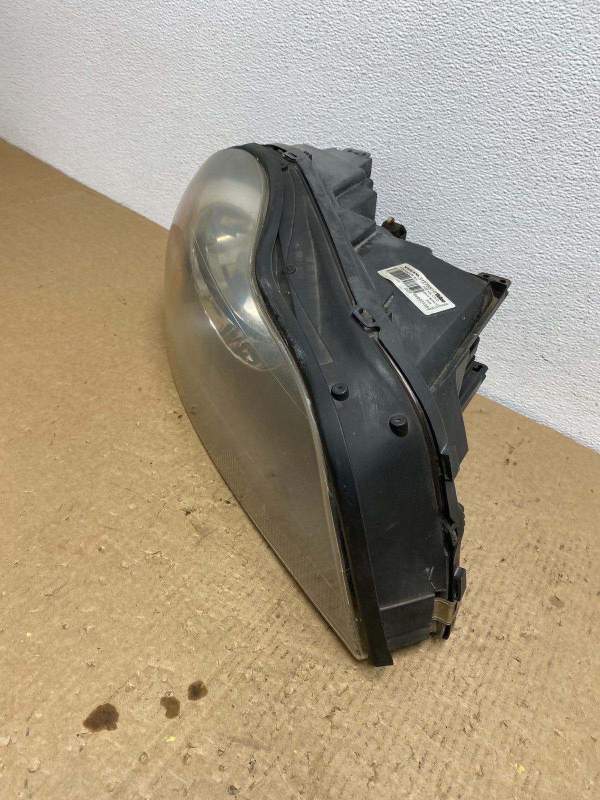 2003 to 2006 Volvo XC90 Right Passenger Rh Side Headlight Halogen AC1582 DW1