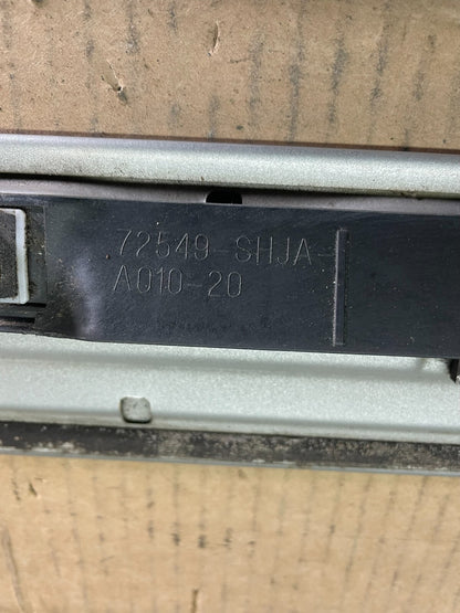 2005 to 2010 Honda Odyssey Right Side Rail Cover Quarter Trim Molding J3922 DG8