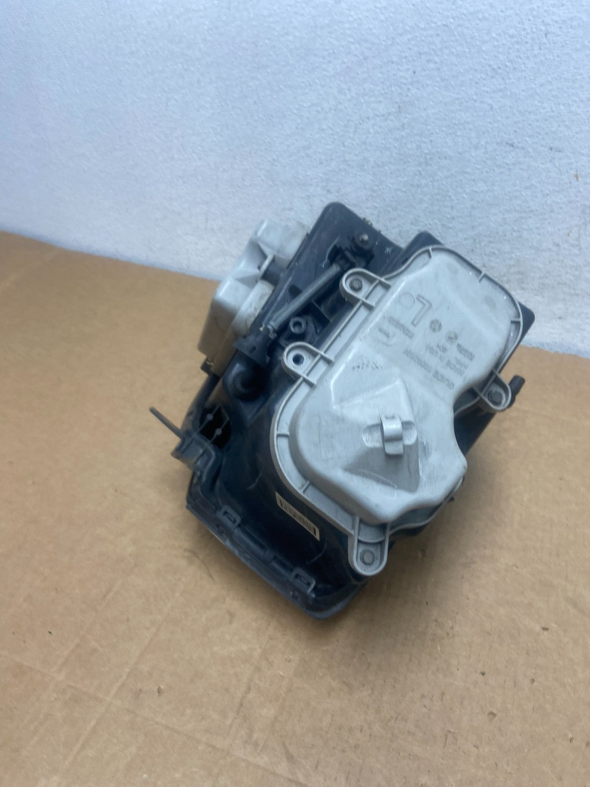 2005 to 2011 Cadillac STS Left Driver LH Side Xenon Headlight AD6039 DW14