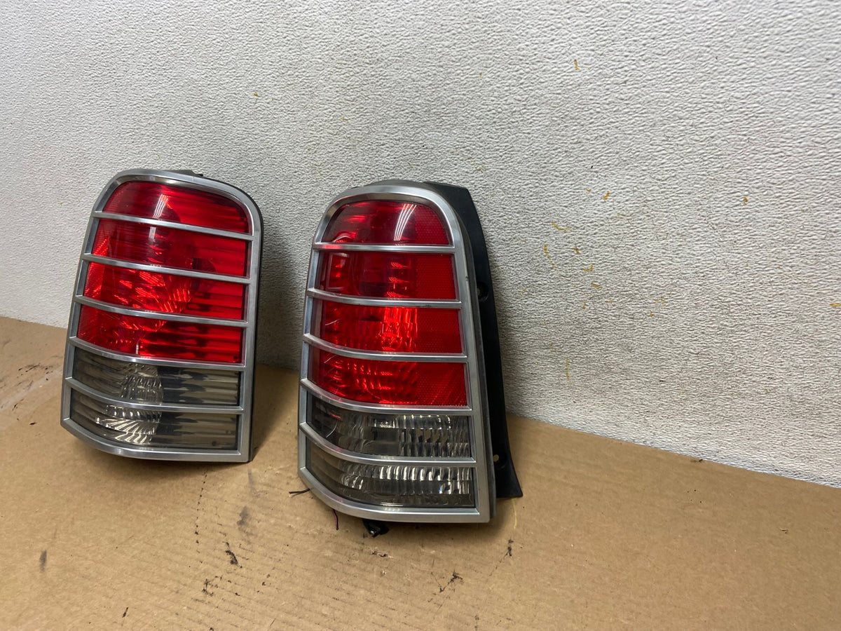 2005 2006 2007 Mercury Mariner Left + Right Set Tail Lights AH4199 LK2