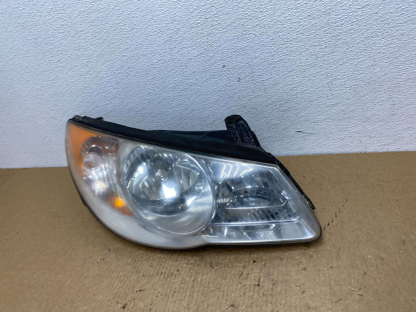 2007 2008 2009 2010 Hyundai Elantra Right Passenger Side Headlight AC1400 DW1