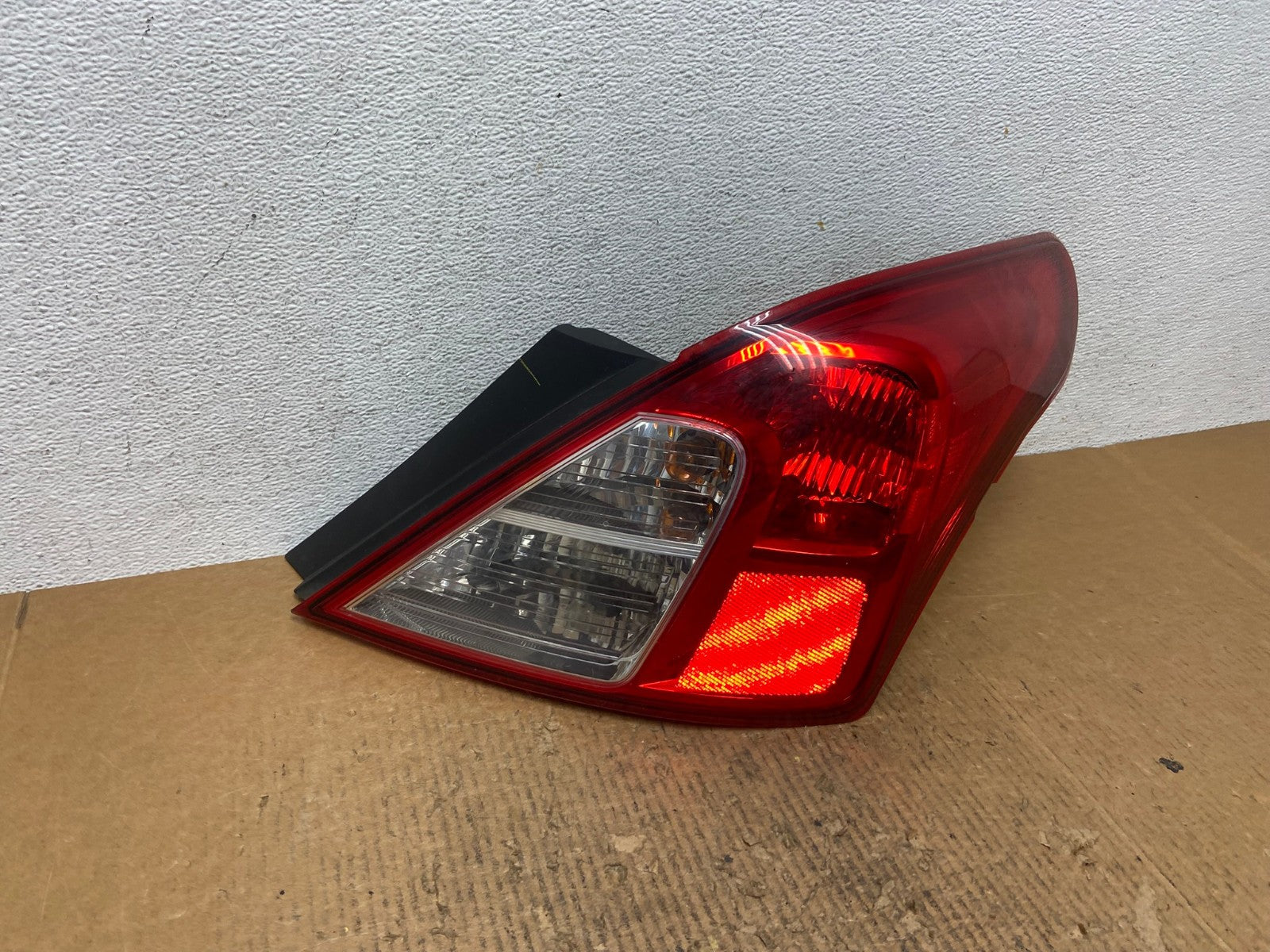 2012-2019 Nissan Versa Sedan Right Side Passenger Rh Tail Light AE2601 LK2