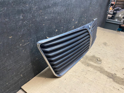 2002 2003 Mitsubishi Lancer Front Upper Radiator Grille Grill OEM x3569 DG2