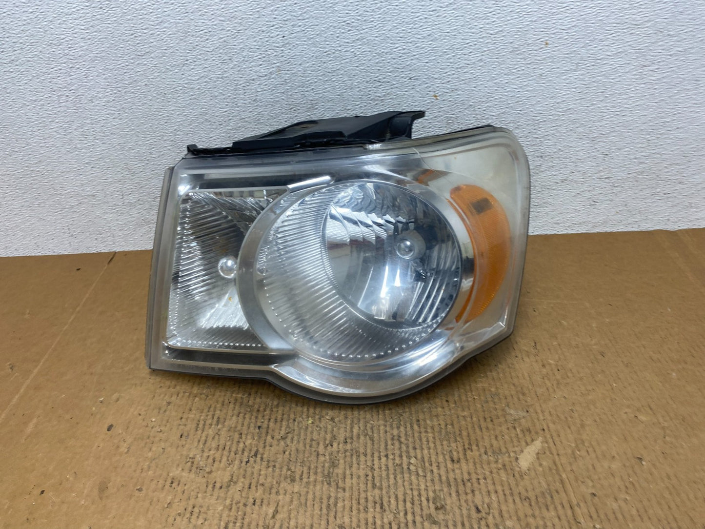 2007 2008 2009 Chrysler Aspen Left Driver LH Halogen Headlight AE1438 DW0