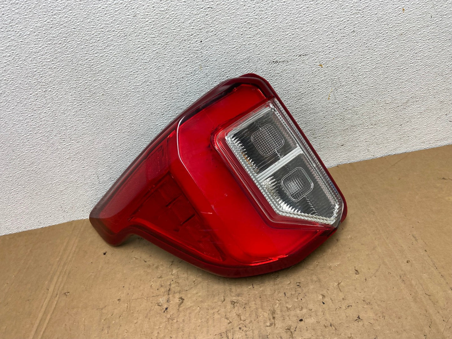 2020 2021 2022 2023 Ford Explorer Left Driver Lh Side Tail light AD3731 LK0