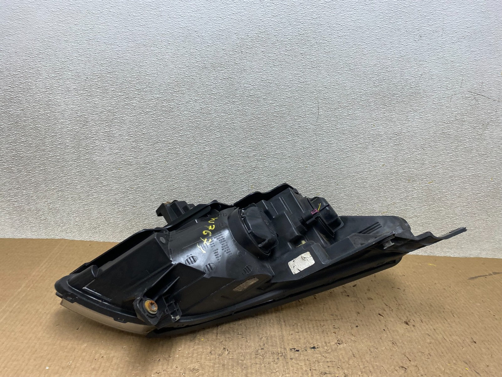 2009 to 2012 Chevrolet Traverse Projector Left Driver Lh Side Headlight W7671 DW9