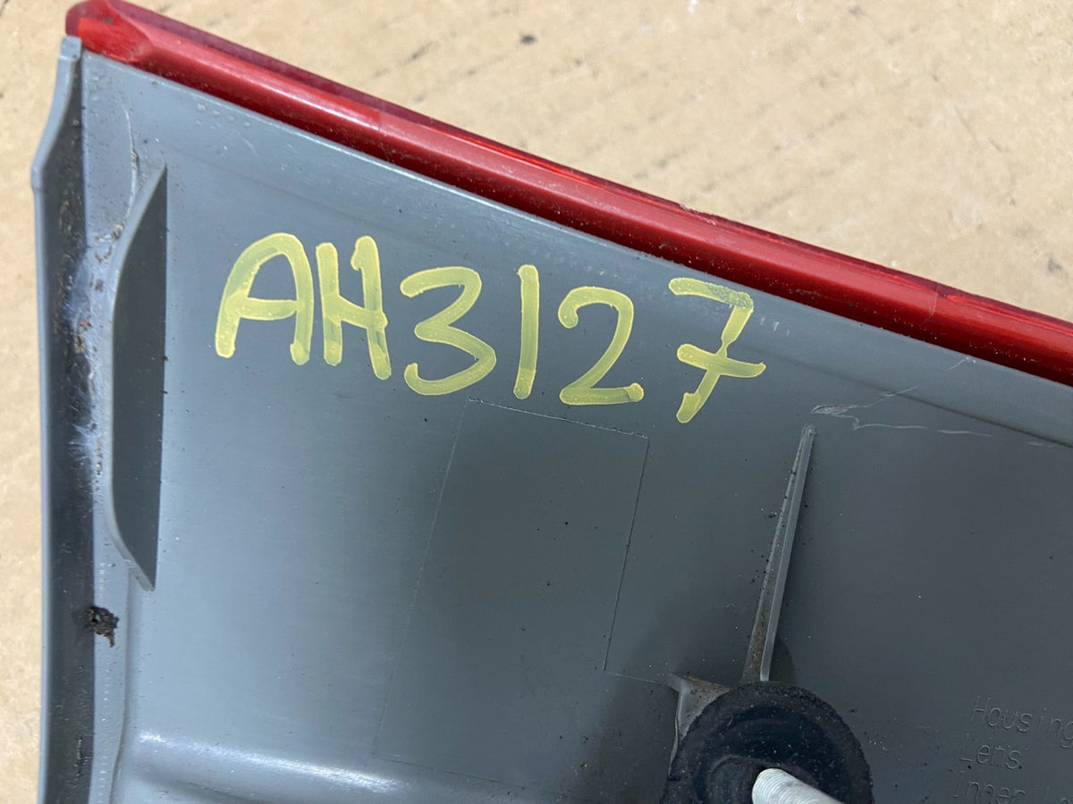 2006 to 2010 Toyota Sienna Right Passenger RH Inner Tail Light AH3127 DW6