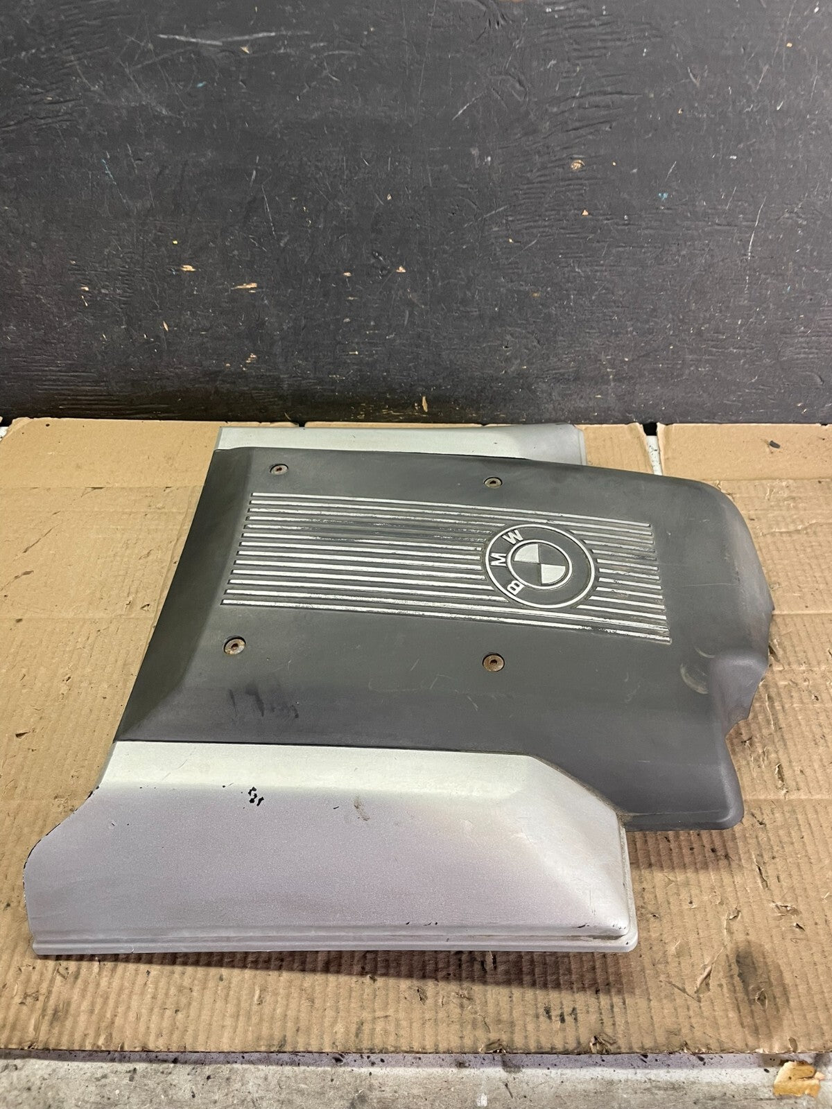2000 to 2003 BMW X5 V8 4.4L Engine Motor Top Cover Trim M2663 DG3