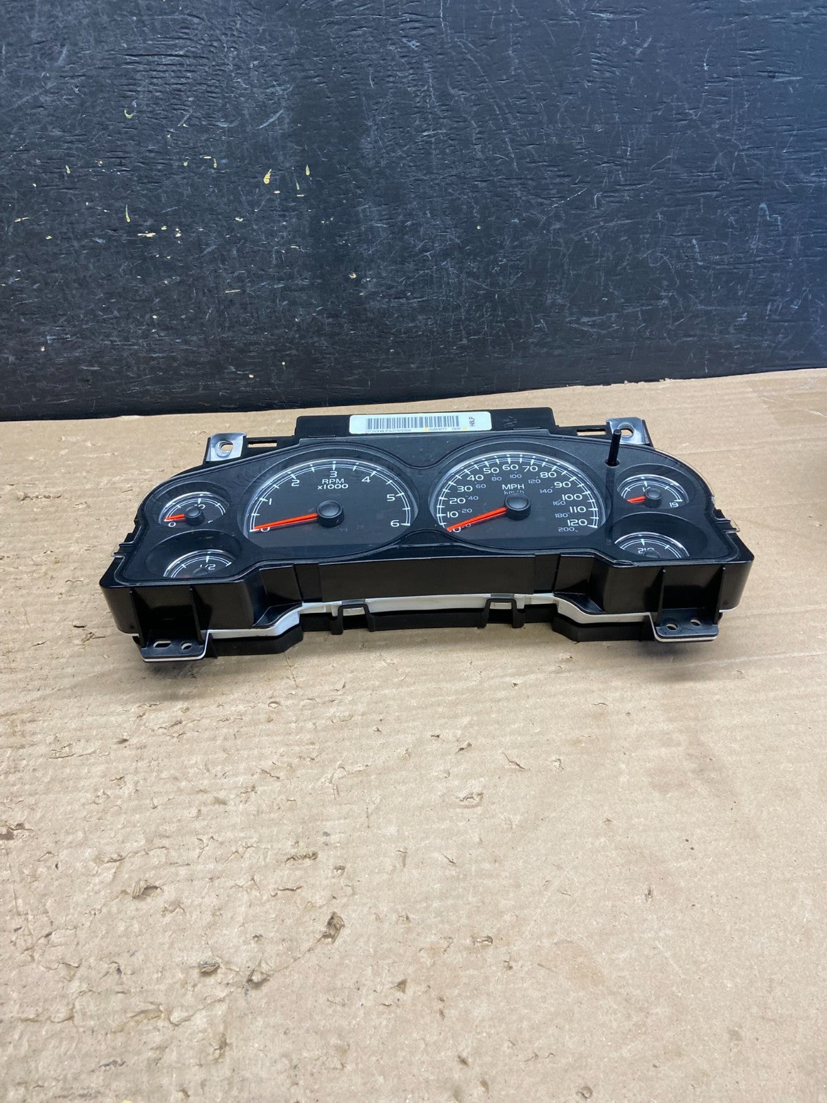 2007 to 2013 Chevrolet Silverado Suburban Cluster Gauge Speedometer AG8618 DG4