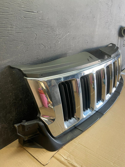 2011 to 2013 Jeep Grand Cherokee Front Upper Grill Grille AE3504 DG2