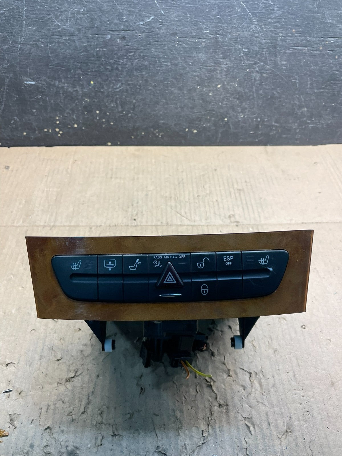 2006-2011 Mercedes W211 E350 E500 Center Console Switch Control Unit U2023 DG0