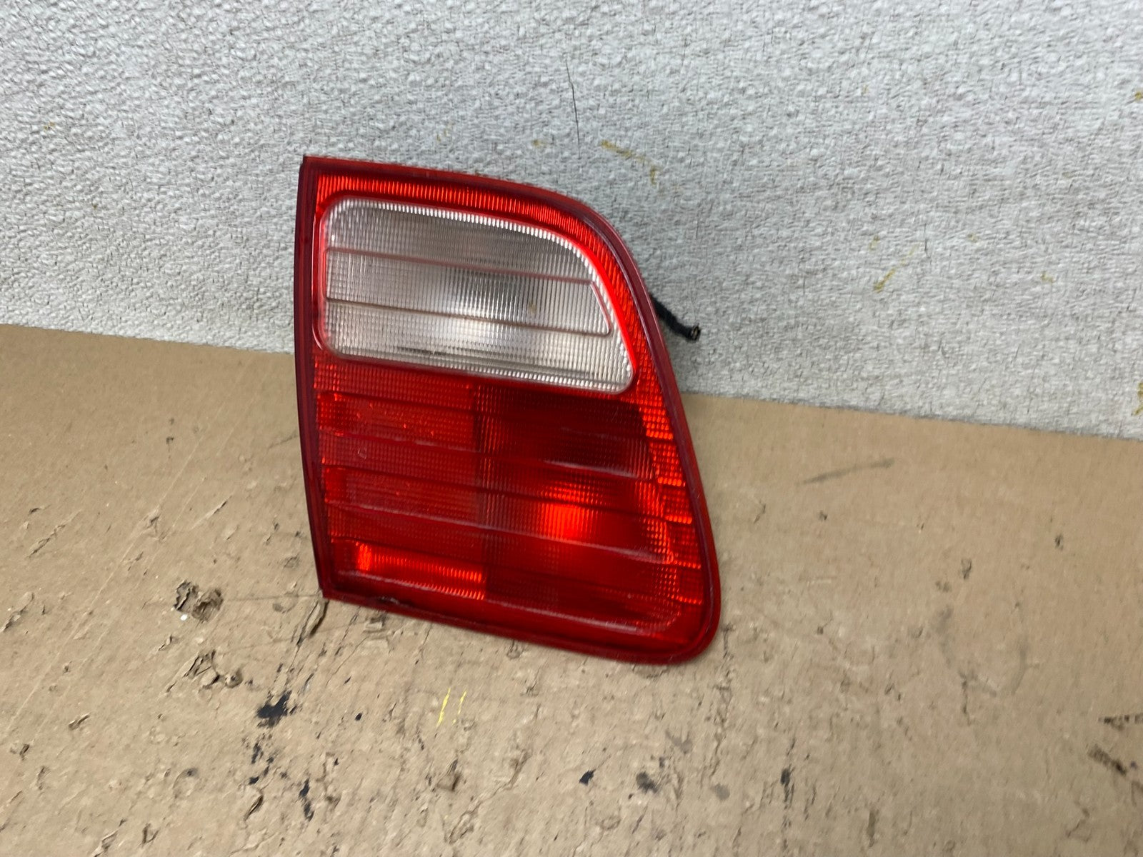 1995-1999 Mercedes-Benz E W210 Wagon Left Driver LH Tail Light Inner R9702 DW1
