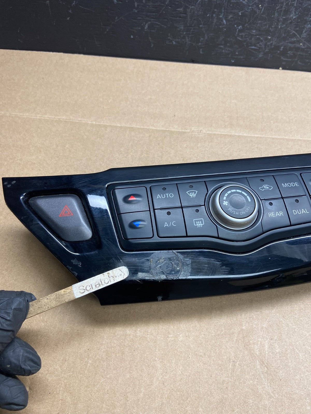 2013 to 2018 Nissan Pathfinder Radio Audio Climate Control OEM AC6121 DG3