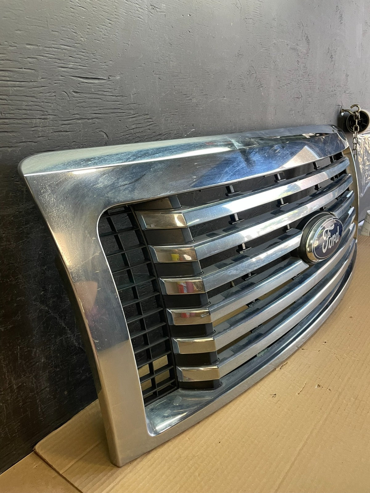 2009 to 2012 Ford F150 XLT Front Upper Grill Grille Chrome ae8665 DG2