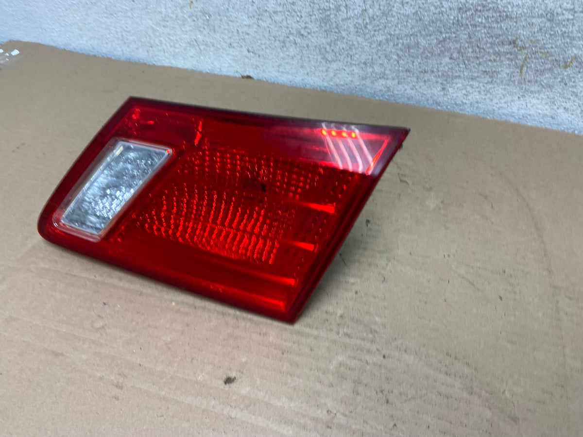 2007 2008 2009 Lexus Es350 Right Passenger RH Inner Tail Light AH9402 LK1
