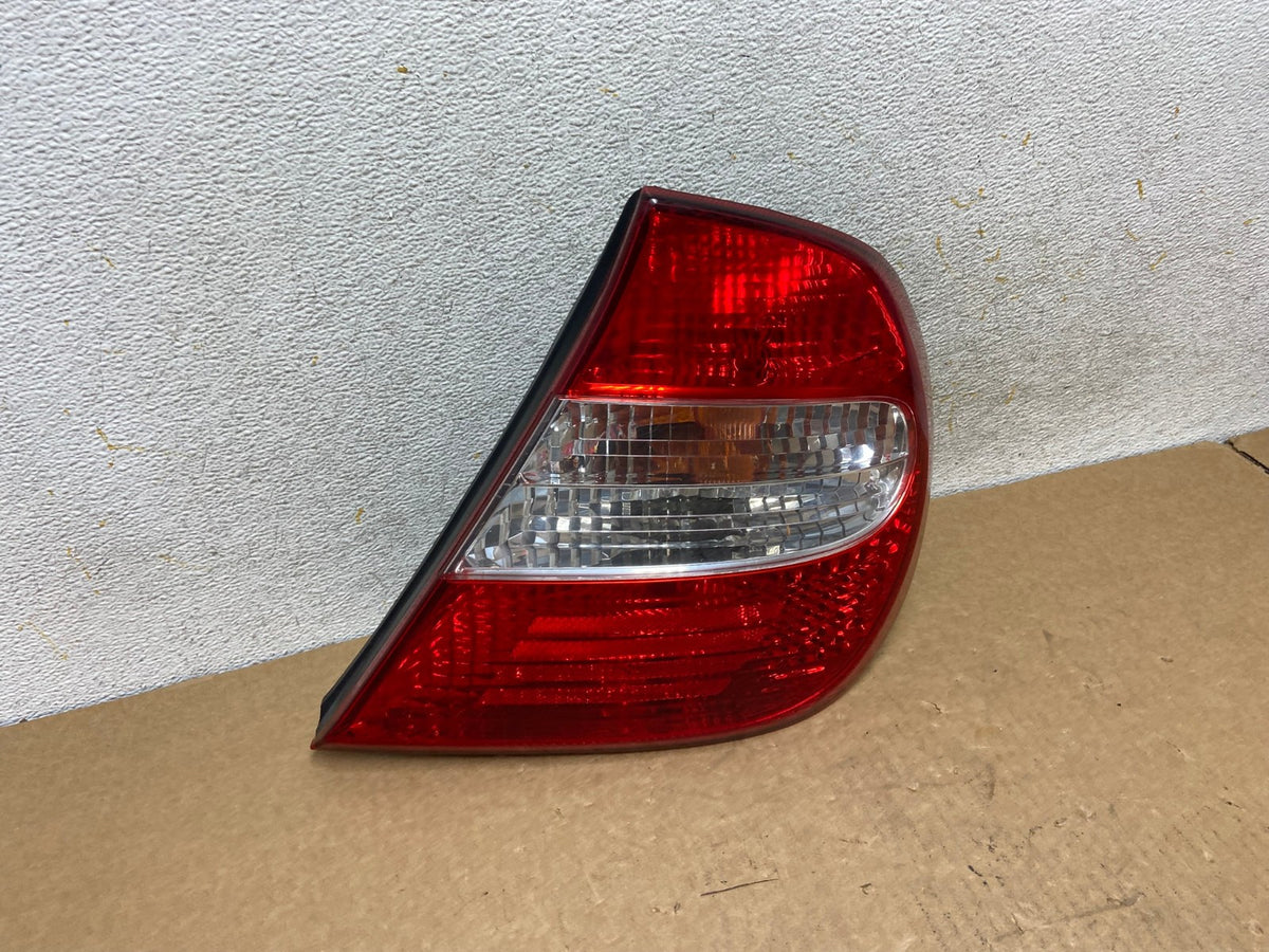 2002 2003 2004 Toyota Camry Tail Light Right Passenger Rh Side AI3360 LK2