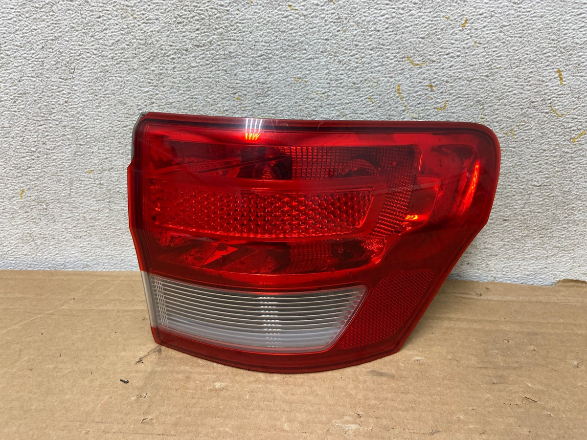 2011-2013 Jeep Grand Cherokee Right Passenger Side Rh Tail Light AH8484 LK0