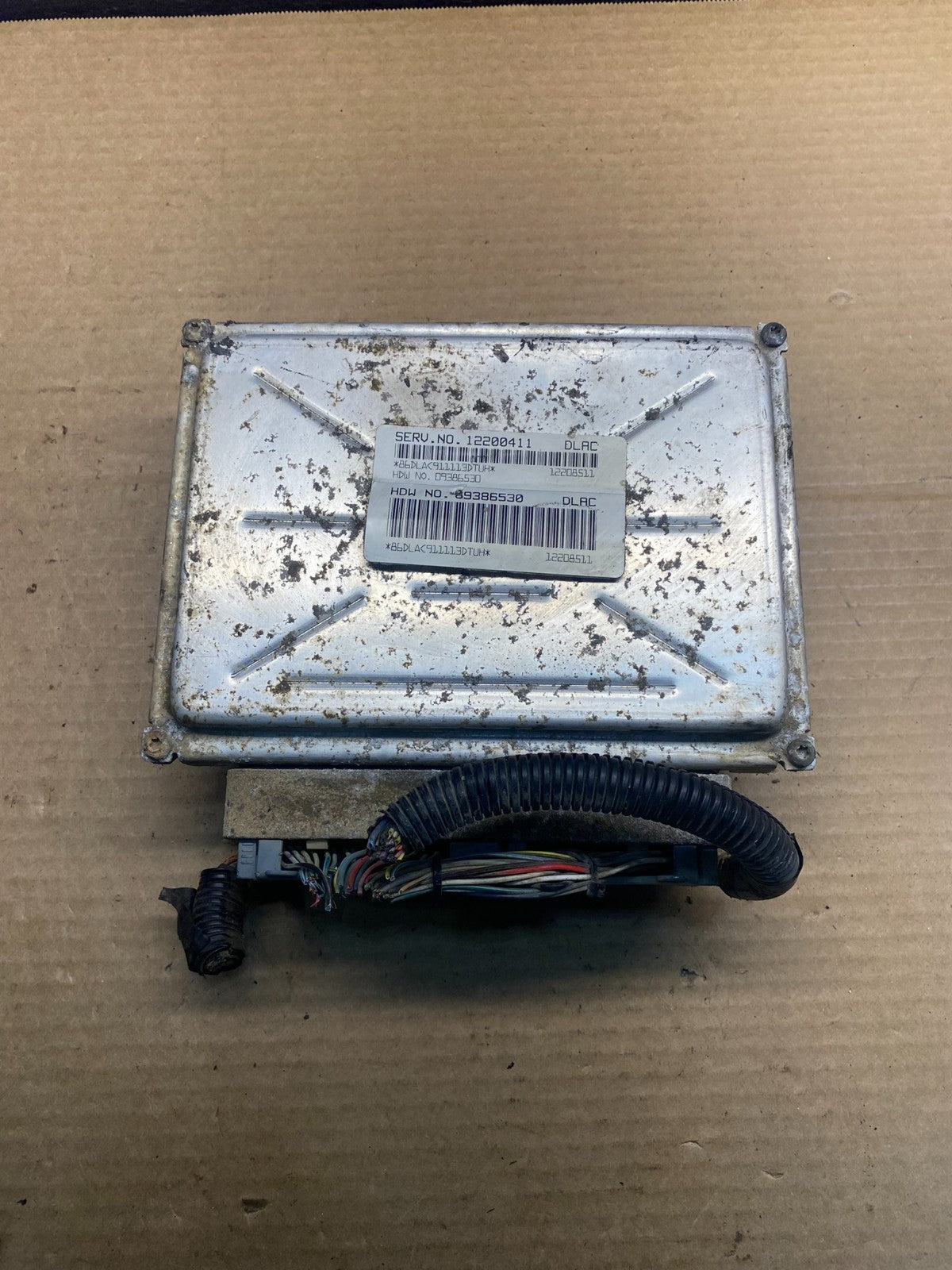 2001-2002 Silverado Tahoe Engine Computer Module 12200411 ECM ECU AF6816 DW0