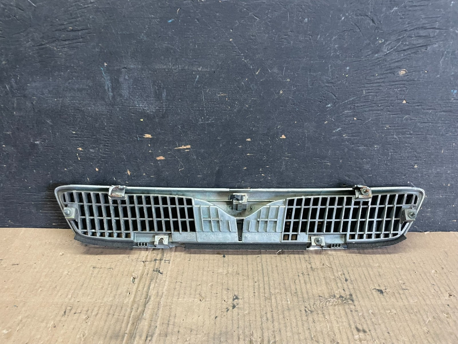1999 Infiniti G20 Front Upper Grill Grille P8431 DG4