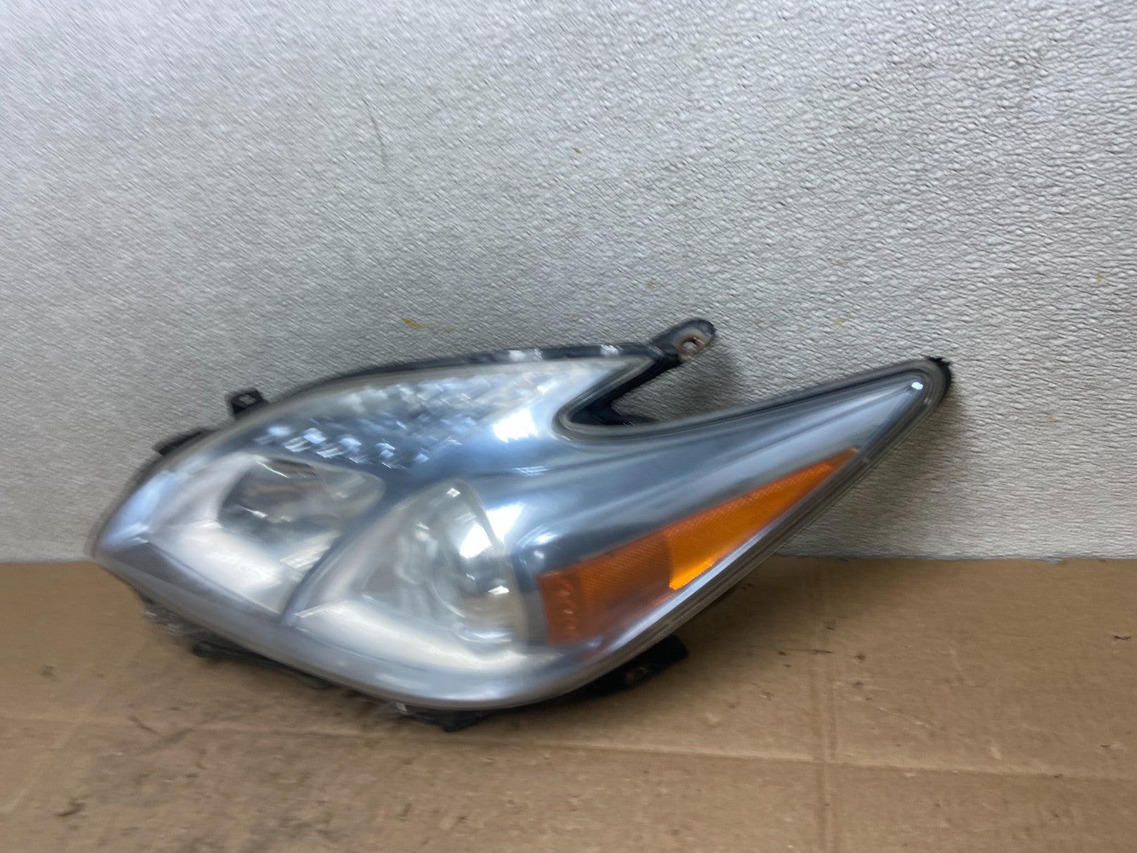 2010 - 2011 Toyota Prius Left Driver LH Blue Halogen Headlight Oem Y9140 DW1