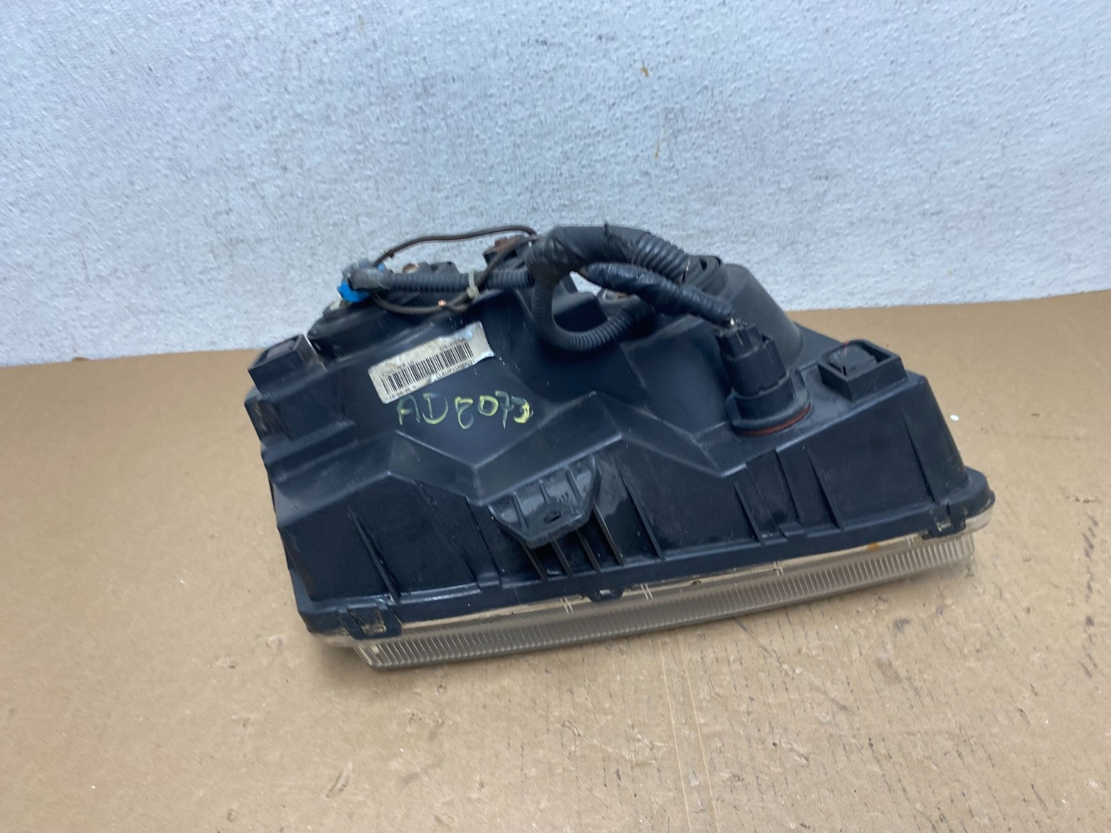 2005 2006 2007 Chrysler 300 Left Driver LH Halogen Headlight AD8073 DW6