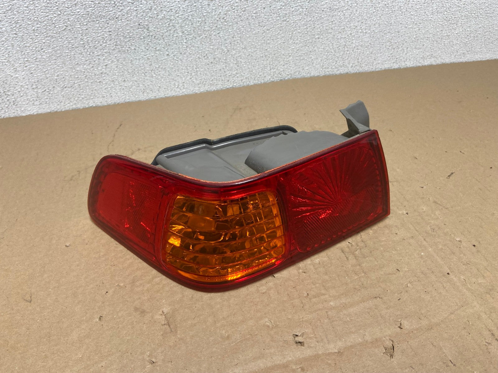 2000 to 2001 Toyota Camry Tail Light Left Driver Lh Side OEM AB6167 LK0