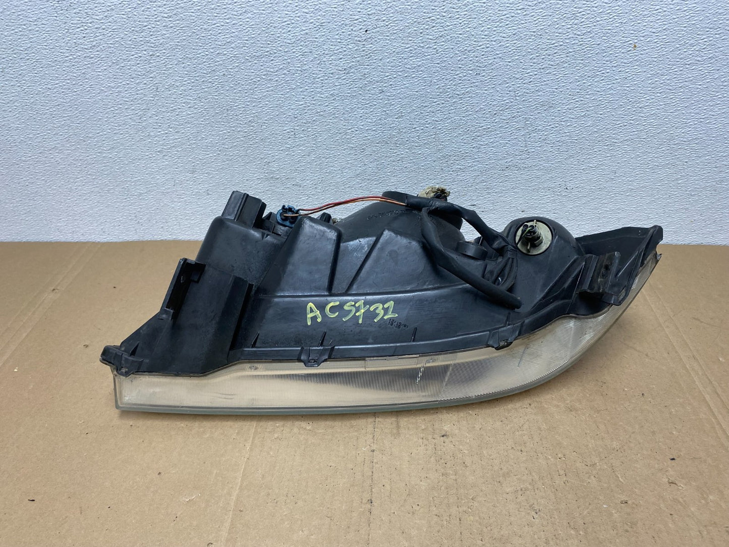 2001 to 2003 Acura MDX Passenger Right RH Headlight AC5732 DW6