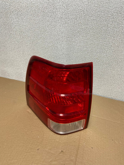 2003 2004 2005 2006 Ford Expedition Left Driver Lh Tail light OEM AB6090 LK0