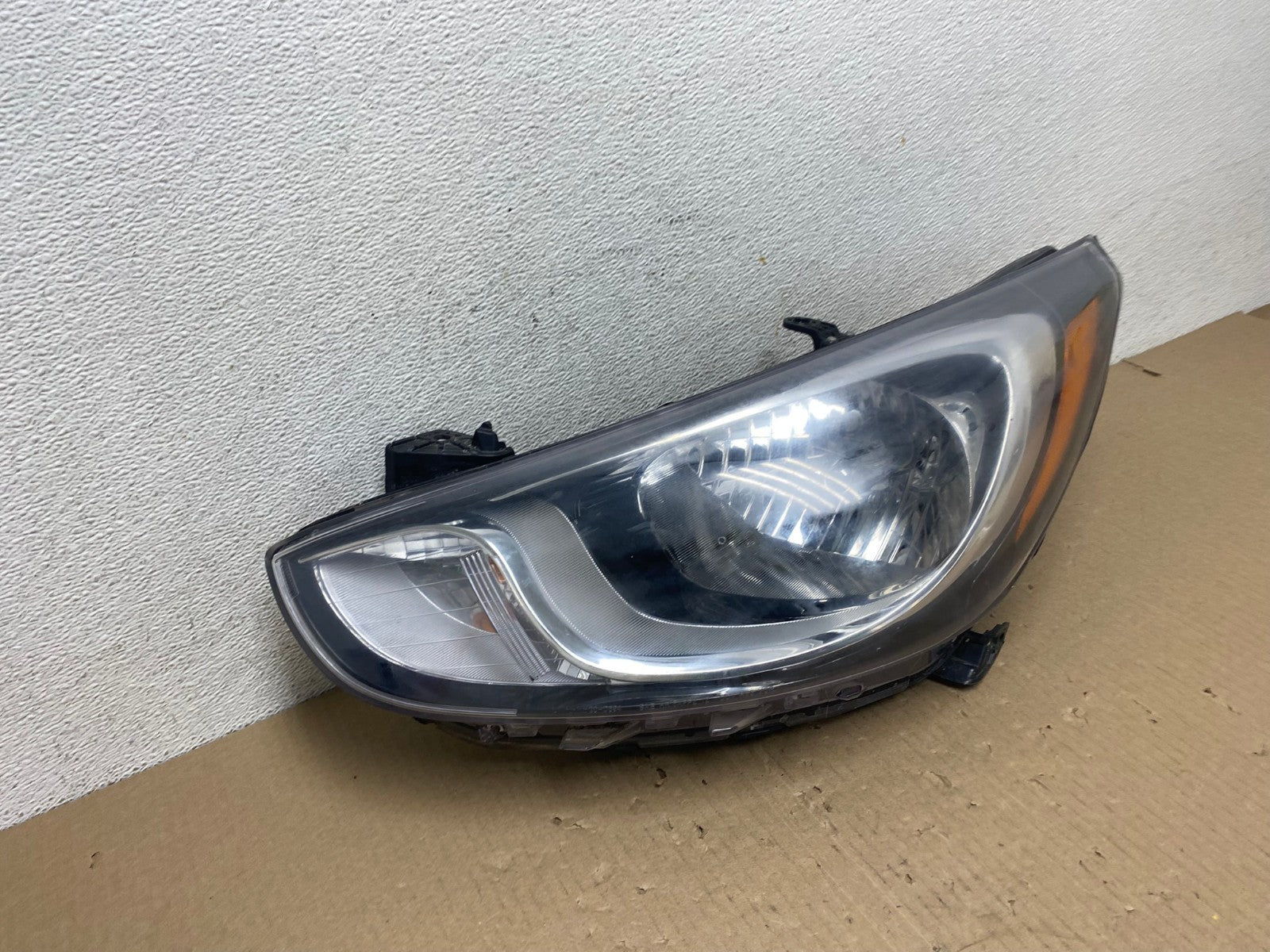 2013 to 2017 Hyundai Accent Left Driver LH Side Headlight AE9576 LK2
