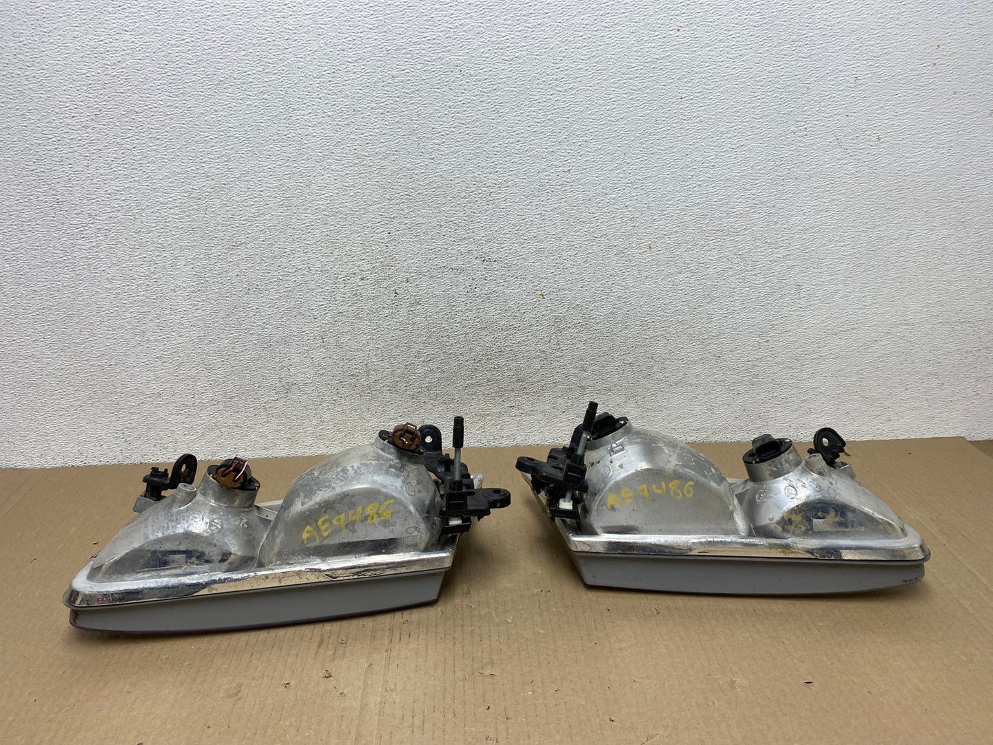 2000 to 2001 Toyota Camry Front Left+Right Side Headlights AE9486 LK4