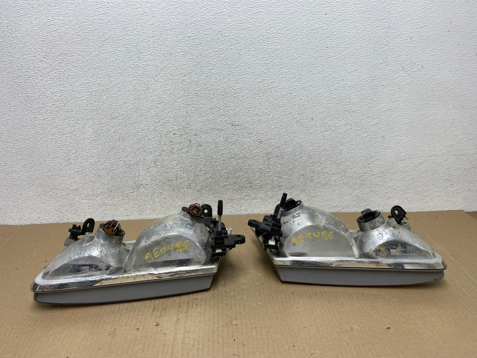 2000 to 2001 Toyota Camry Front Left+Right Side Headlights AE9486 LK4