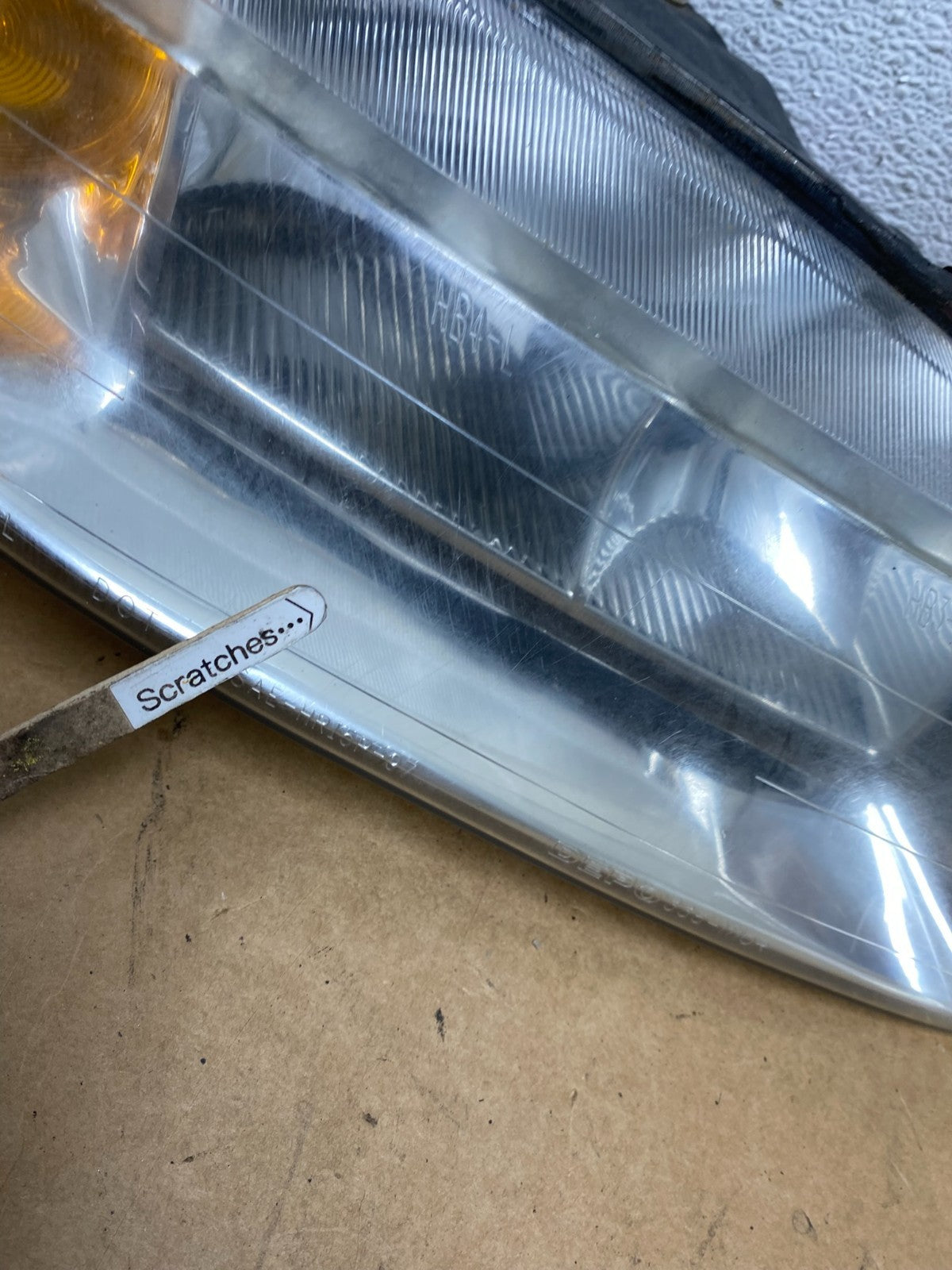 2000 to 2002 Saturn L Series Headlights Left+Right Side AE2945 DW3