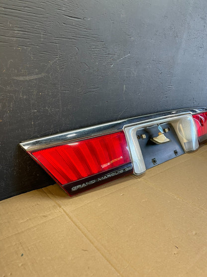1998 to 2002 Mercury Grand Marquis Trunk Lid Center Tail Light AC5355 DG2