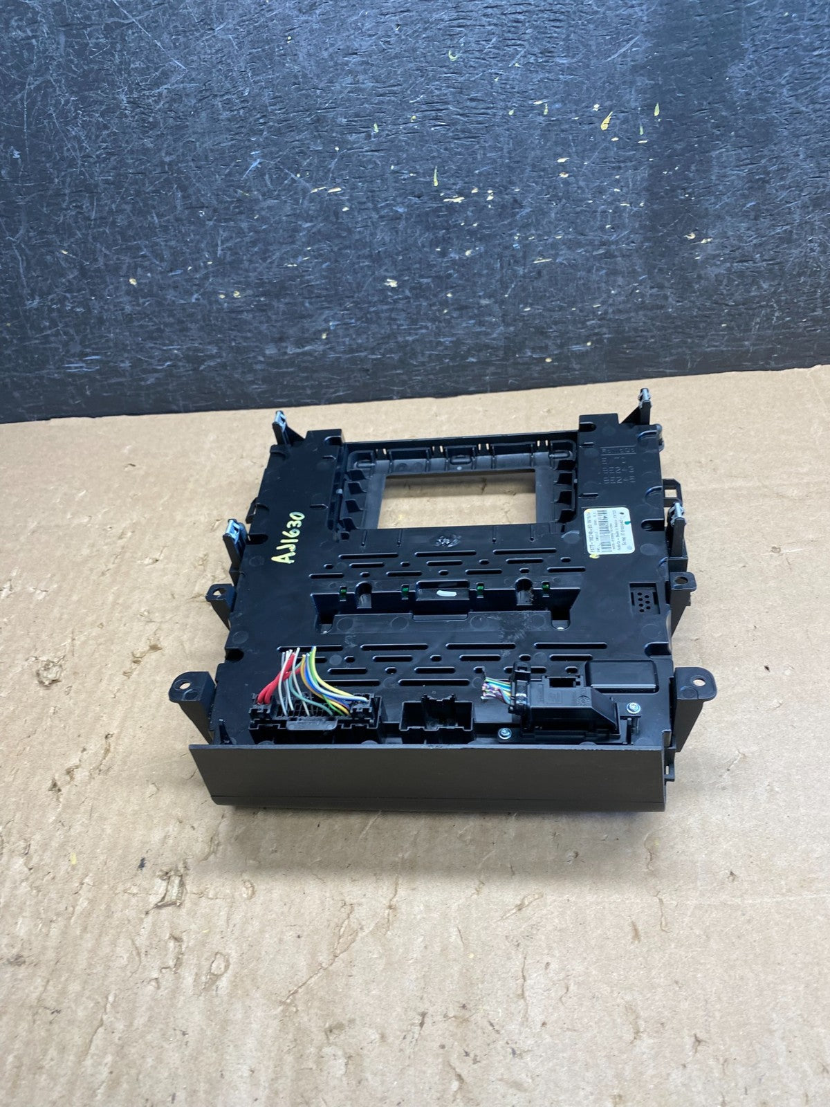 2013 - 2016 Ford Fusion Radio Climate Control A/C Control AJ1630 DG3