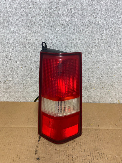 2003 to 2017 Chevrolet Express 1500 Left Driver Side Tail Light Oem N4459 DW0