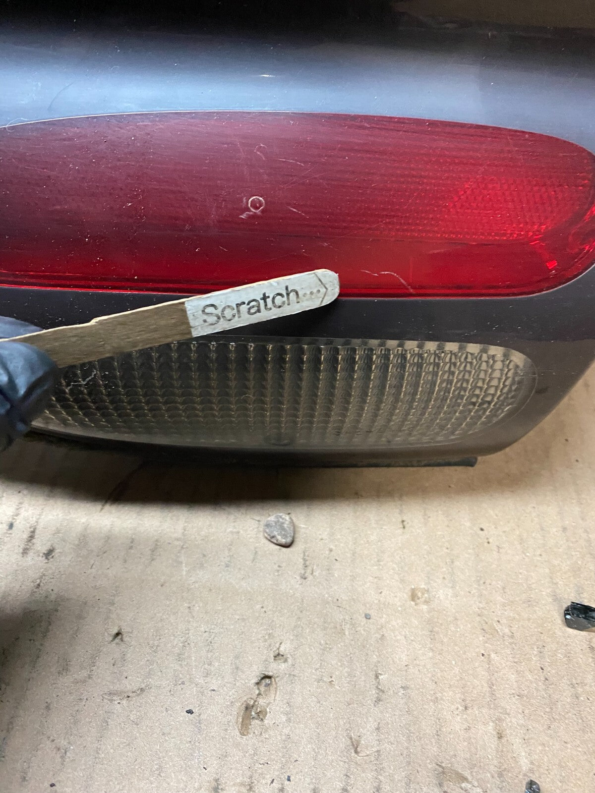 2000 to 2002 Ford Taurus Trunk Rear Center Lid Tail Light Panel u6402 DG3
