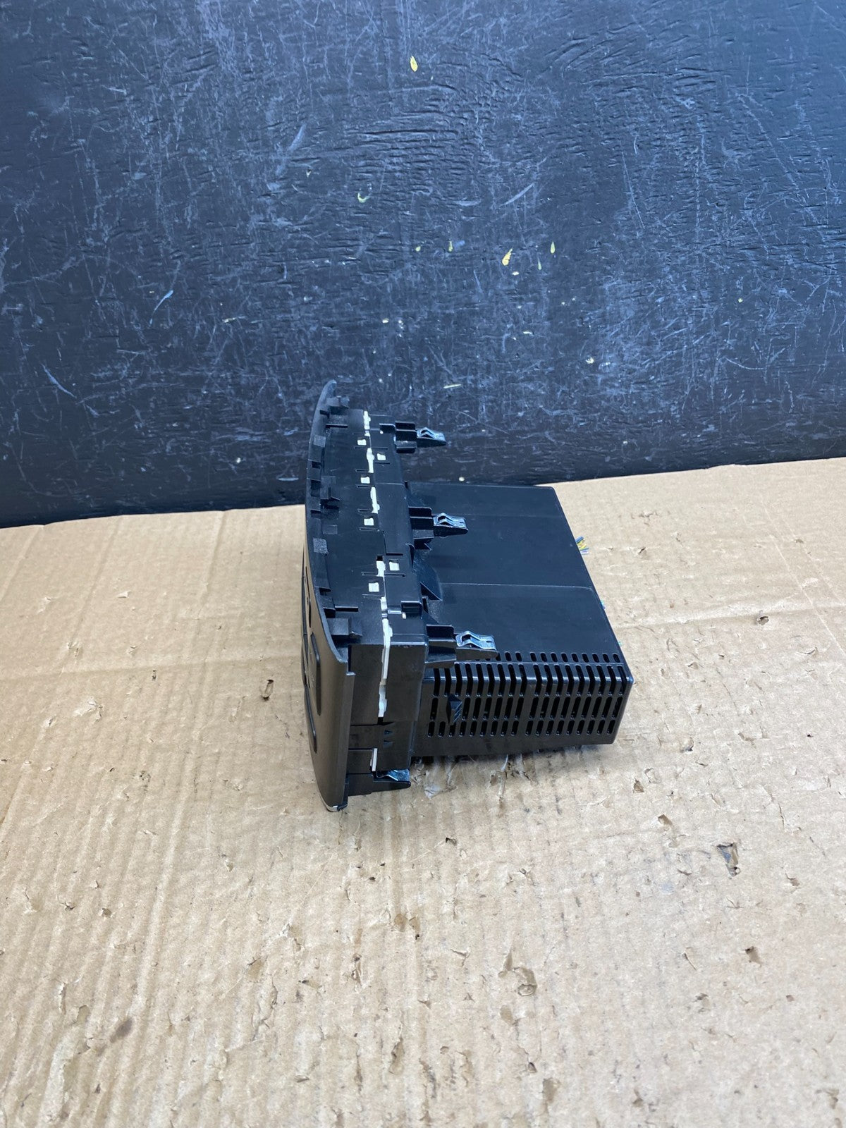 2002 - 2003 Lexus ES300 Center Dash A/C AC Heater Climate Control Unit AC9640 DG2