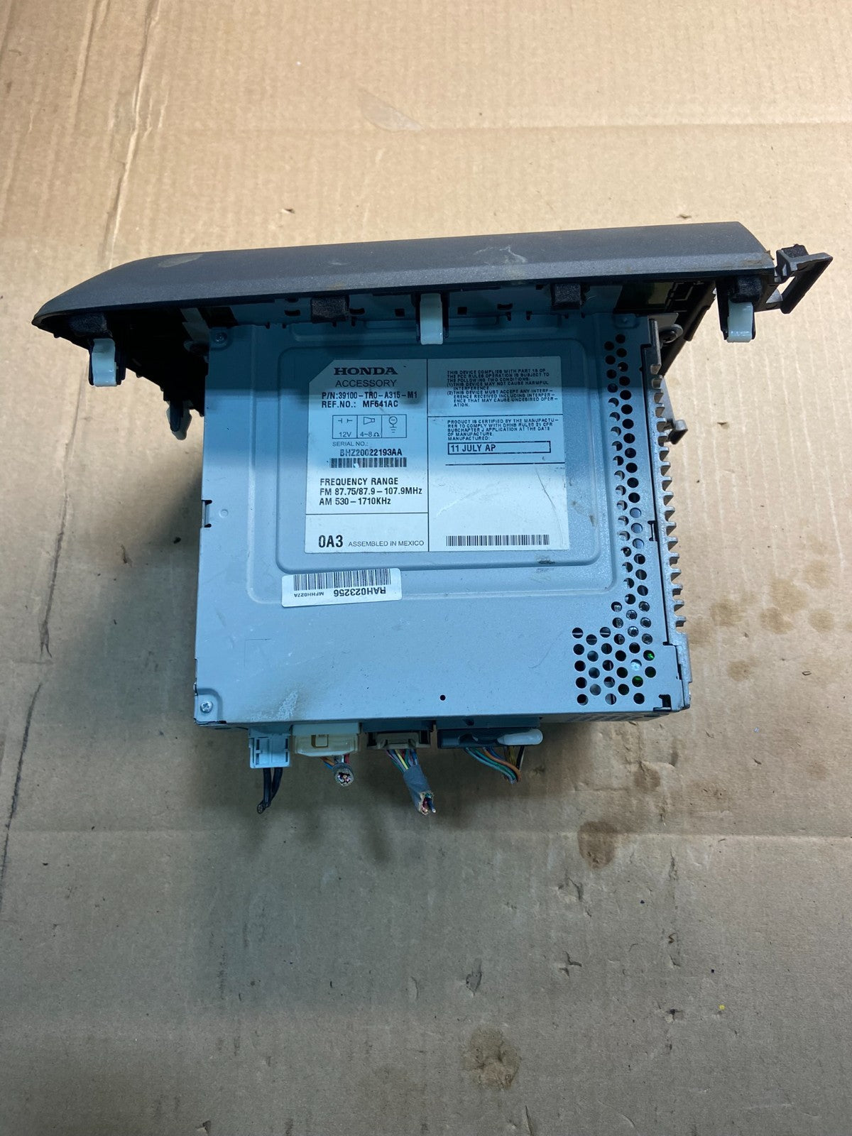 2012 Honda Civic Radio AM/FM Climate Control Air Vent Bezel Y7574  DG3