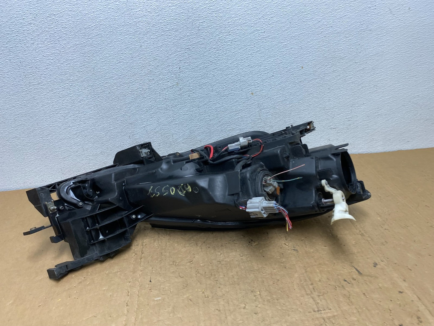 2009 - 2010 Mazda 6 Left Driver LH Side Halogen Headlight AD0557 DW5