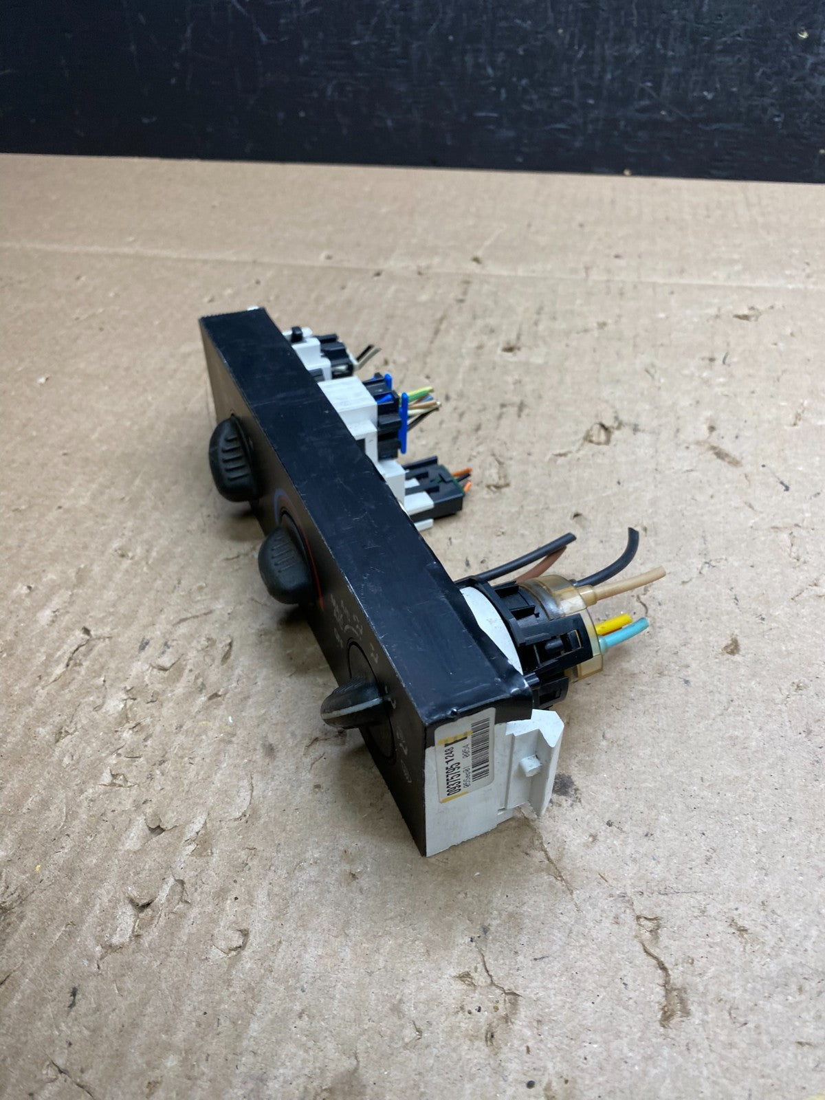 2001 - 2007 GMC Chevrolet Astro Express Climate Control A/C AC6572 DG2